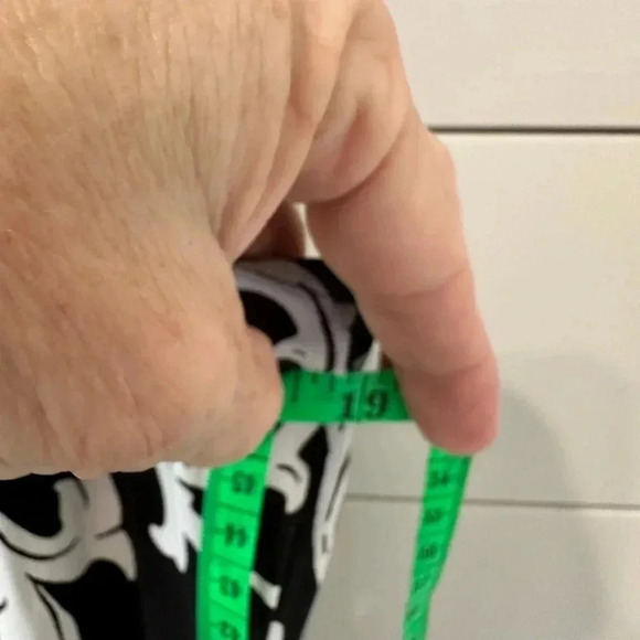 White House Black Market Sleeveless Blouse‎ - Picture 6 of 6